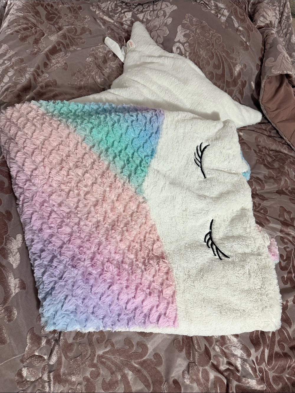 Plush Pastel Rainbow Unicorn Hooded Throw Blanket - Cozy Multicolor